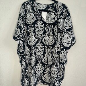 Black and‎ White Patterned Women's Top